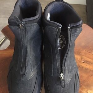 Brand New black Nike Women's Air Huarache size 9.5